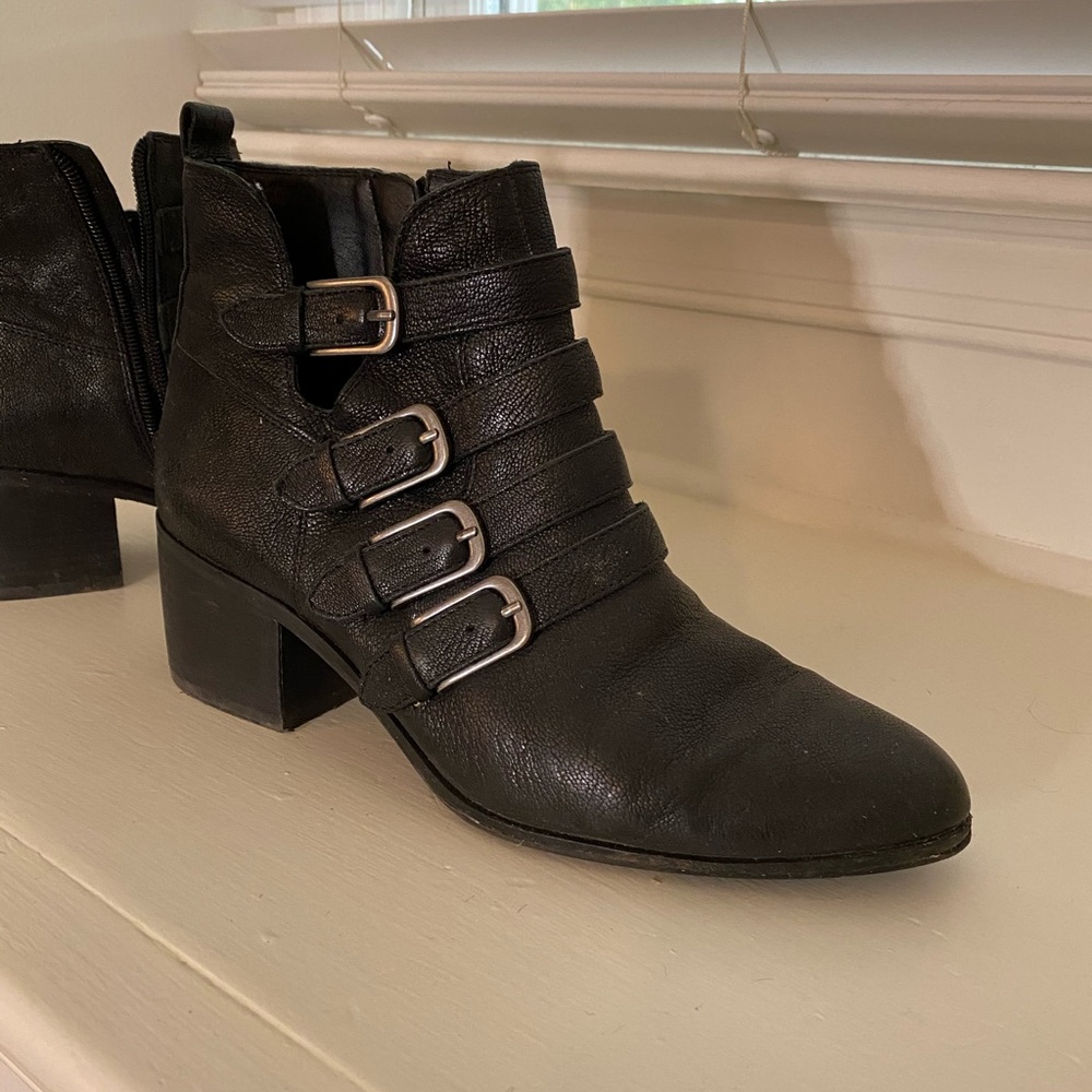 Lucky brand Loreniah boots with buckles. Size 8.5